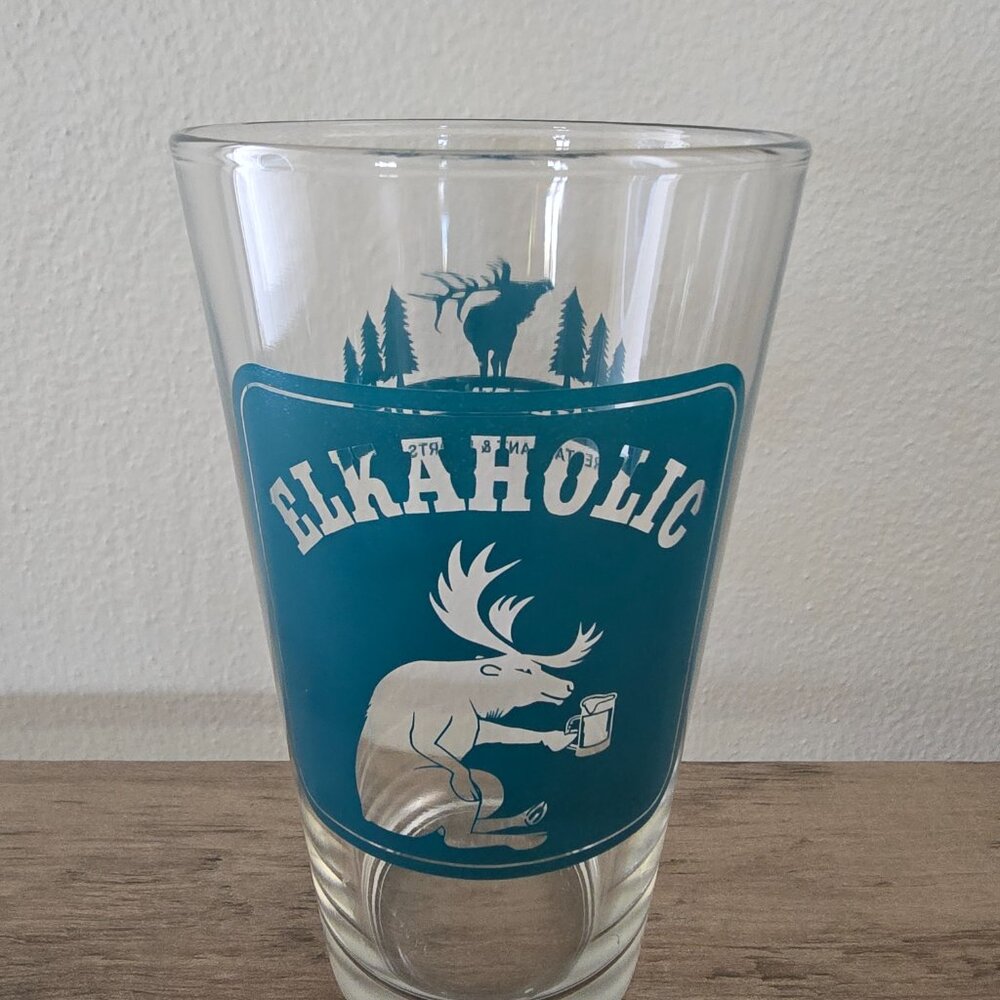 Elkaholic Raging Bull Pub West Yellowstone Pint Glass